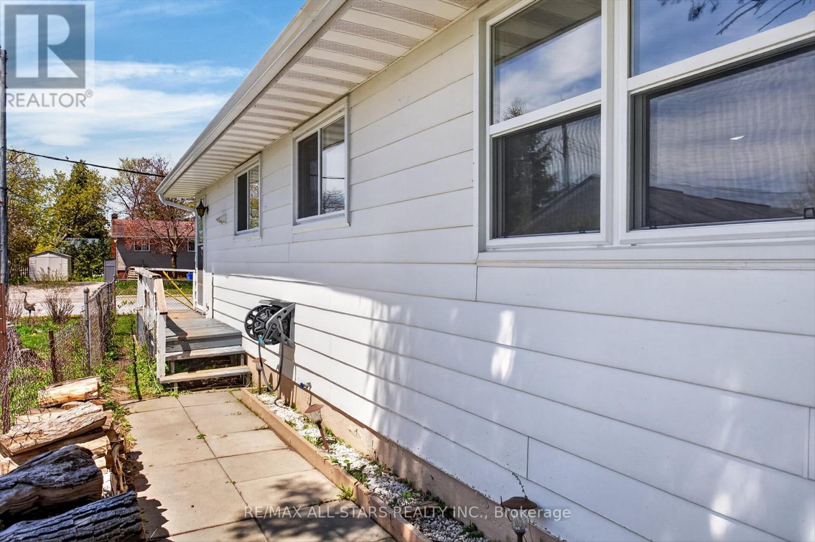 38 ELLIOT STREET - 29