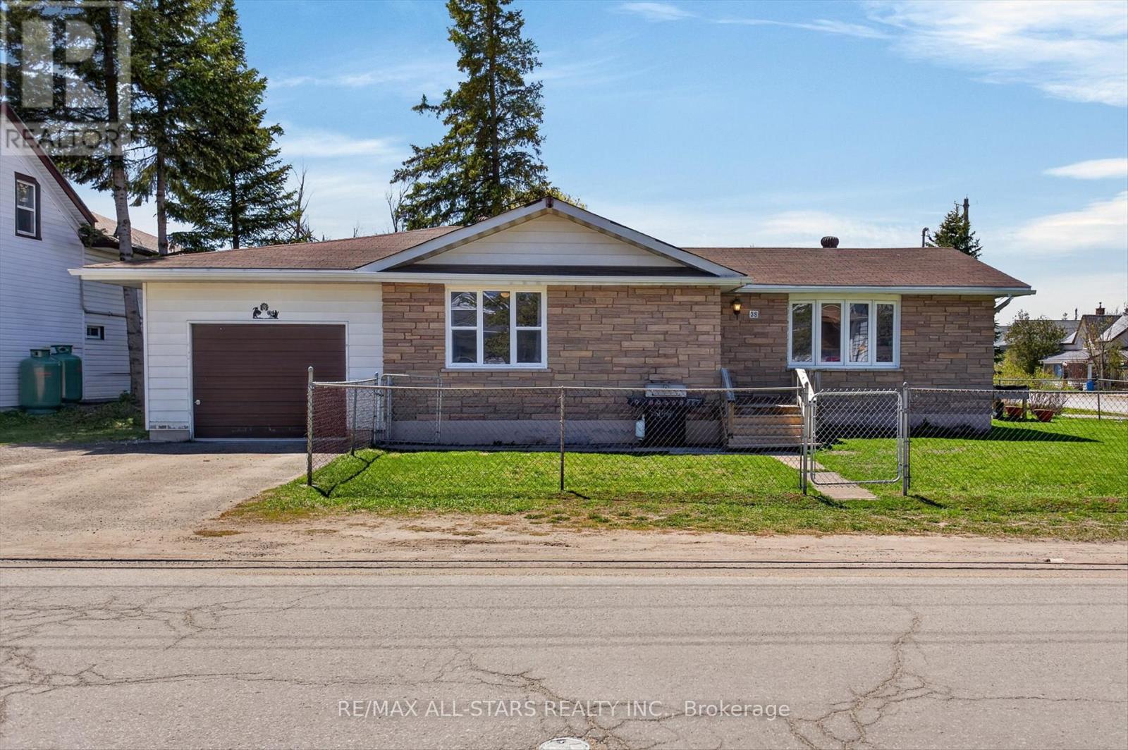 38 ELLIOT STREET - 3