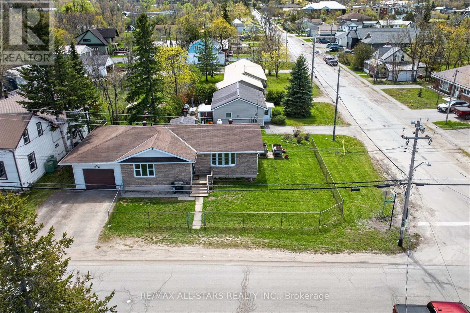 38 ELLIOT STREET - 32
