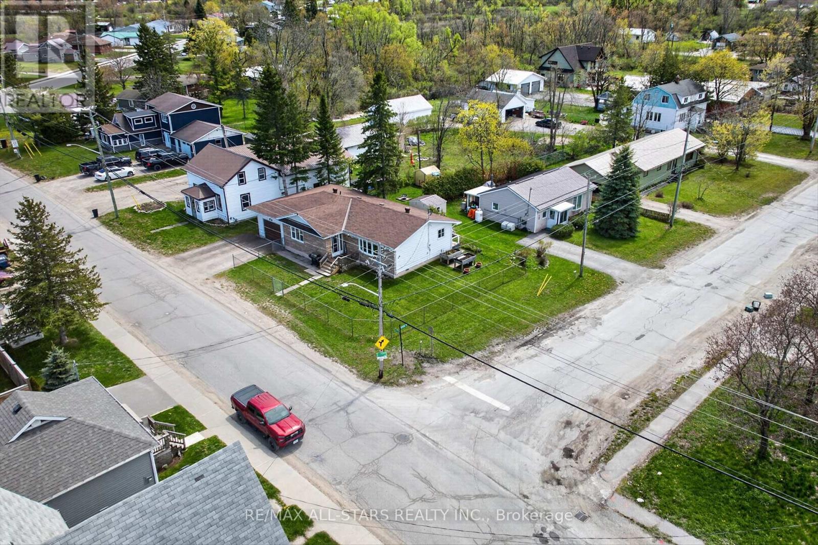 38 ELLIOT STREET - 33