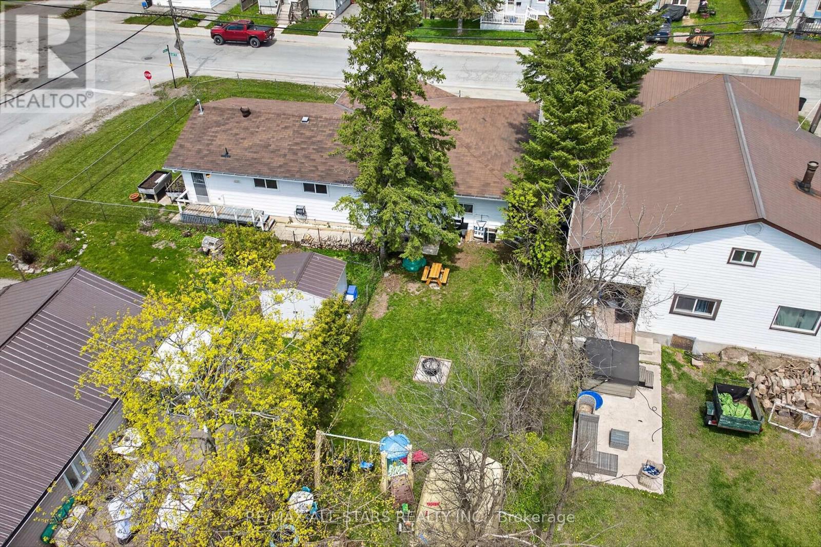 38 ELLIOT STREET - 42