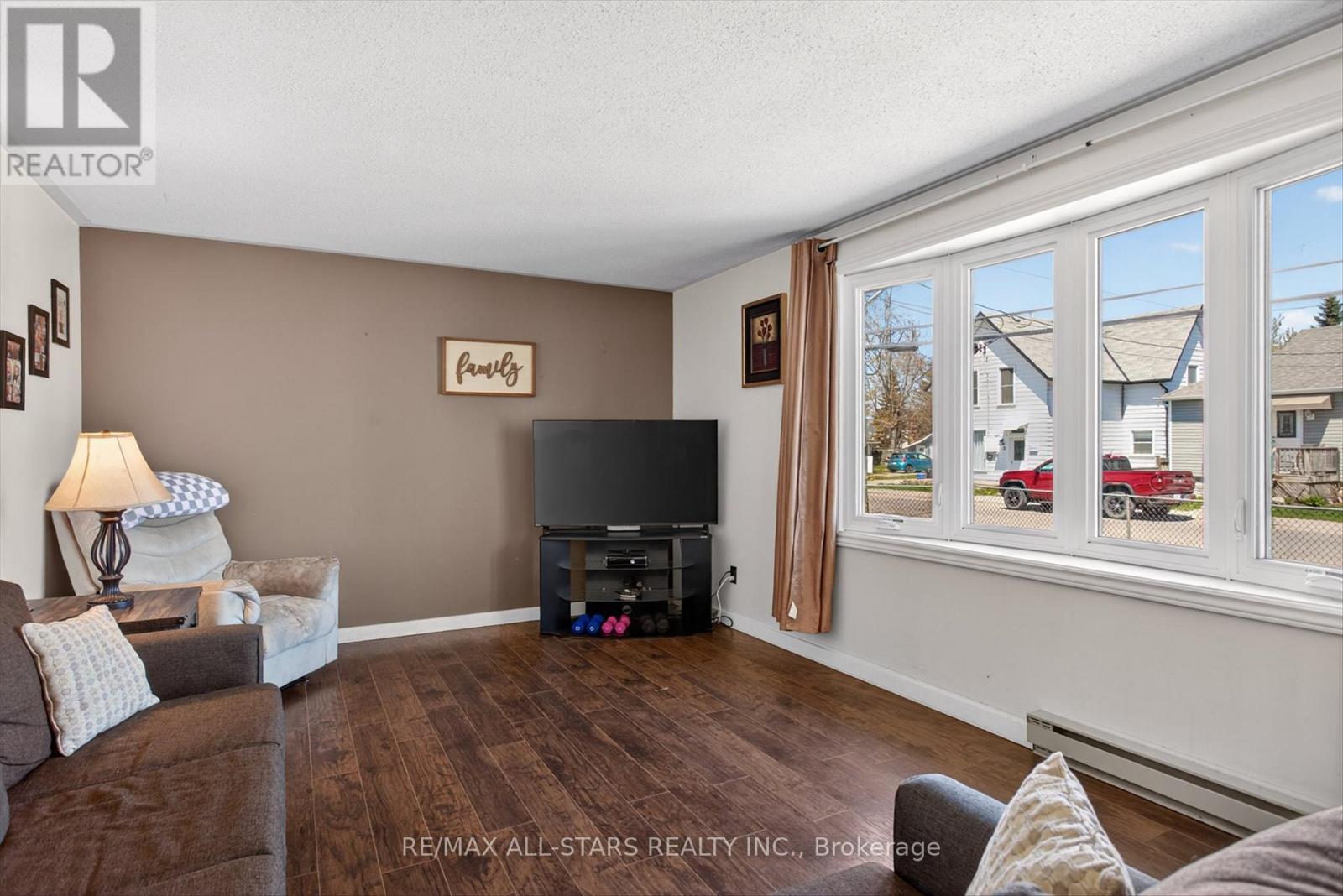 38 ELLIOT STREET - 8