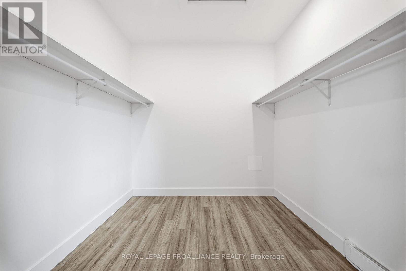 76 WINDSOR AVENUE - 32
