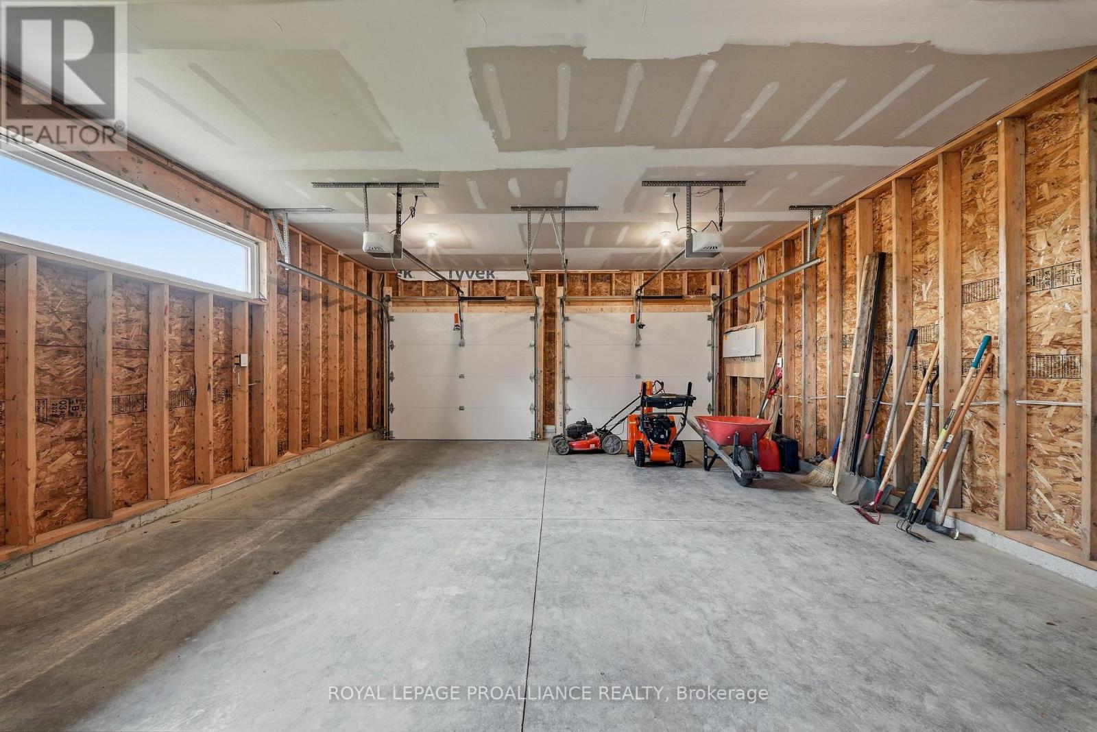 76 WINDSOR AVENUE - 37