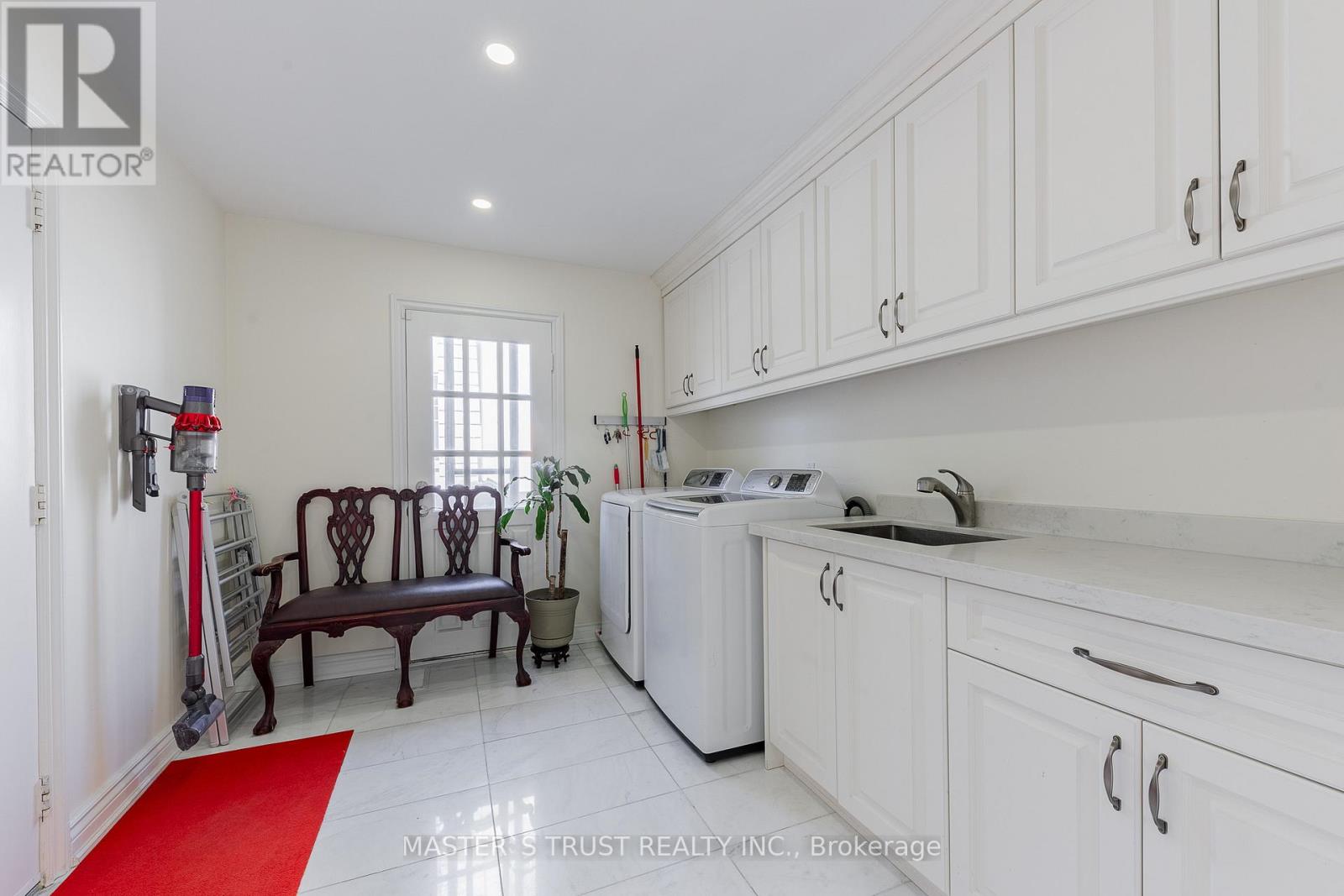 243 BURBANK DRIVE - 34