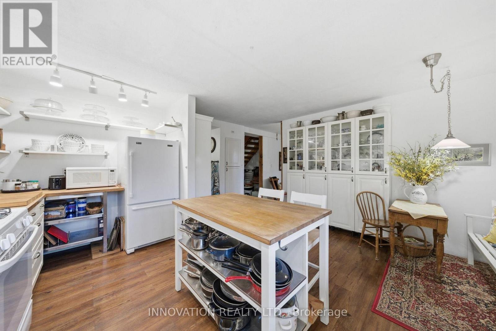 6922 FLEWELLYN ROAD - 15