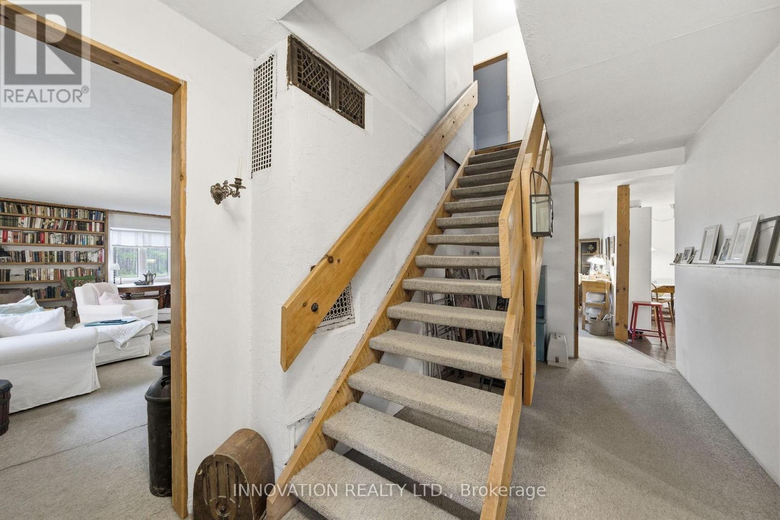 6922 FLEWELLYN ROAD - 26