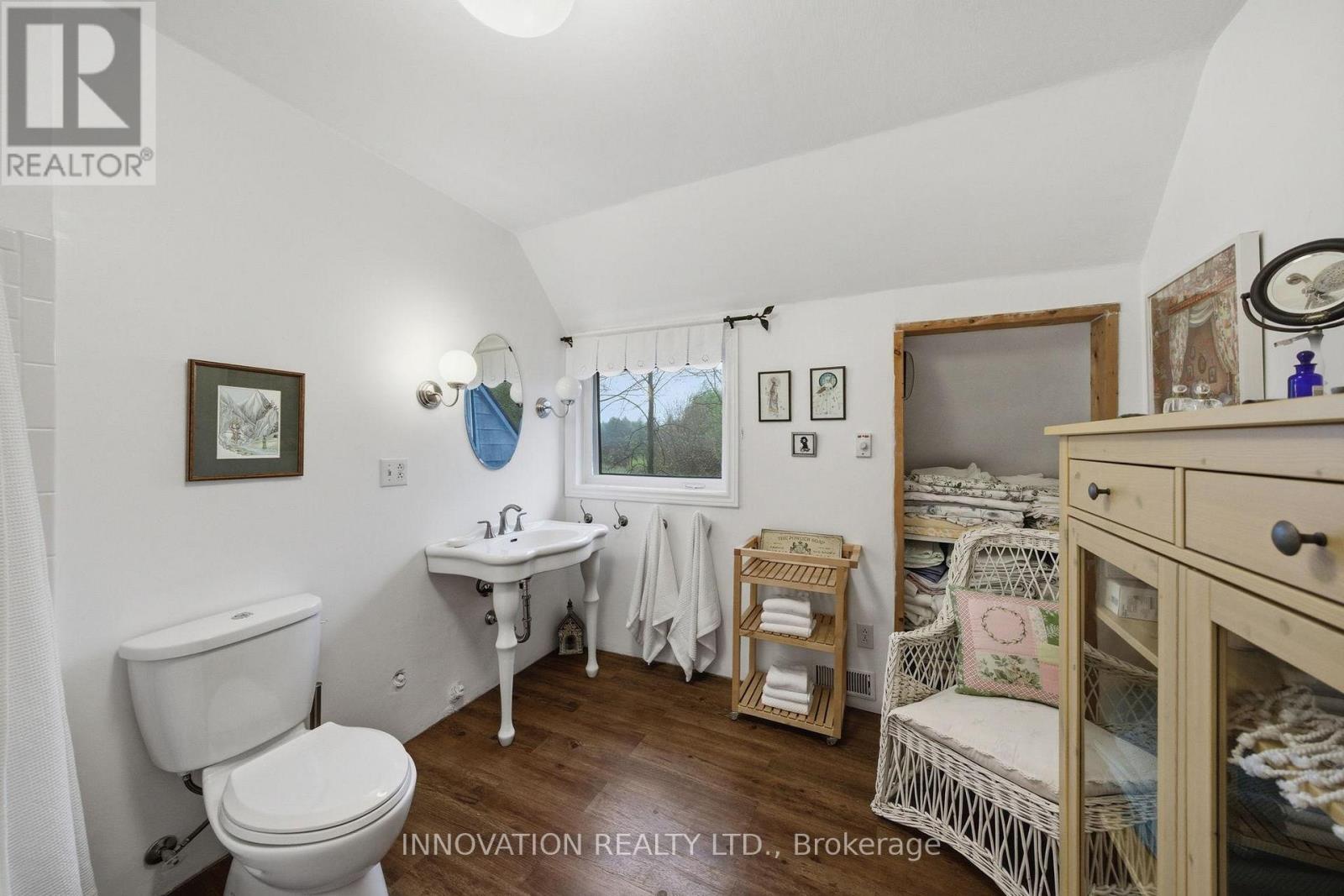 6922 FLEWELLYN ROAD - 31
