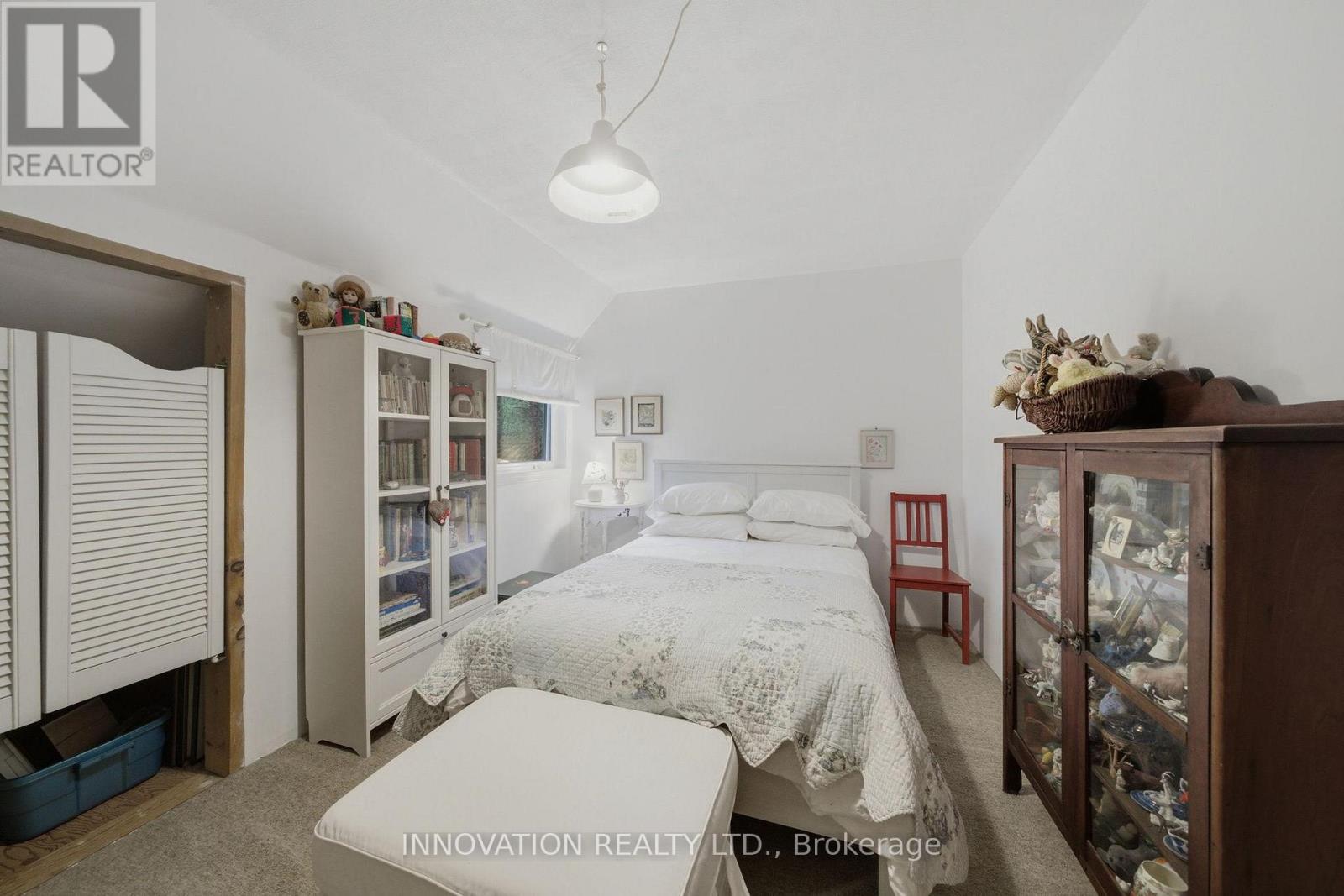 6922 FLEWELLYN ROAD - 33