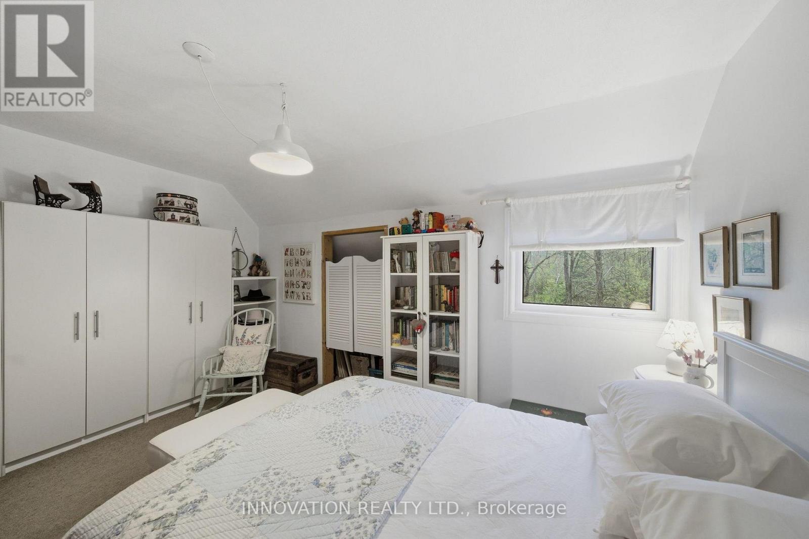 6922 FLEWELLYN ROAD - 34