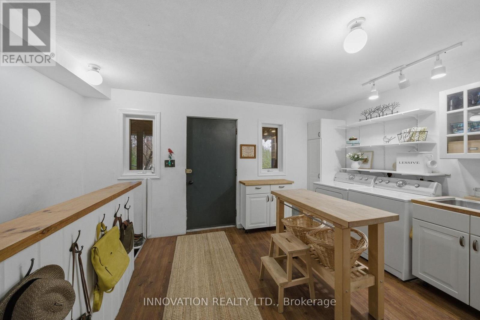 6922 FLEWELLYN ROAD - 7
