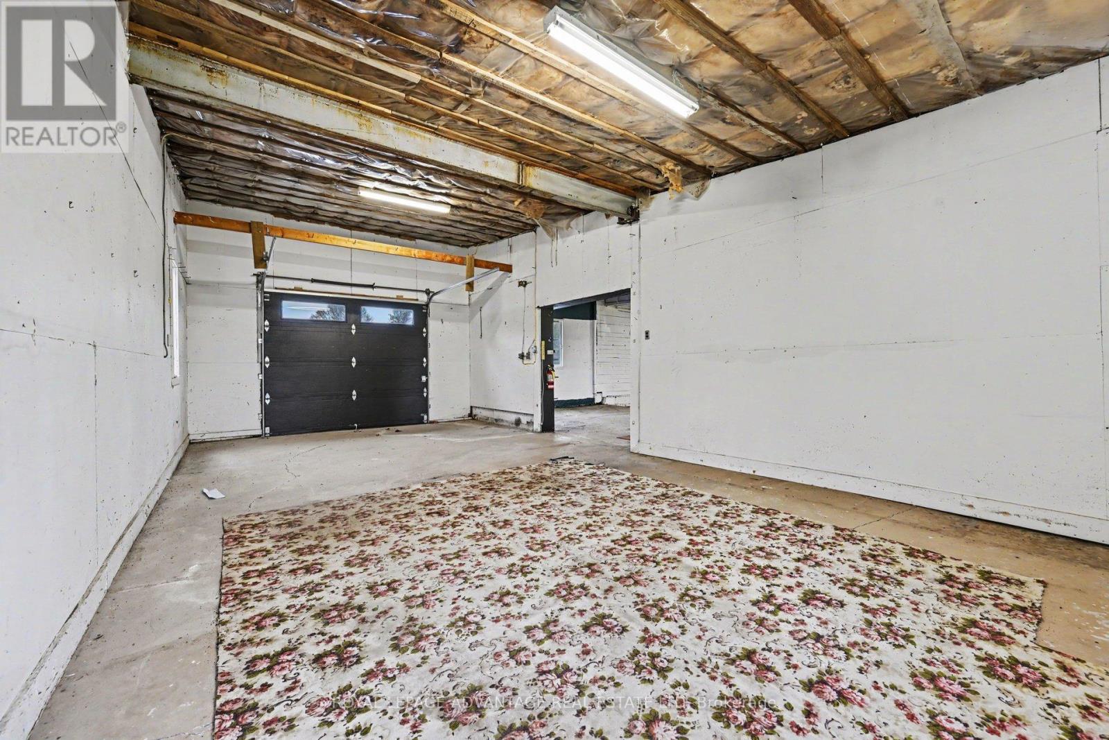3004 RIDEAU FERRY ROAD - 30