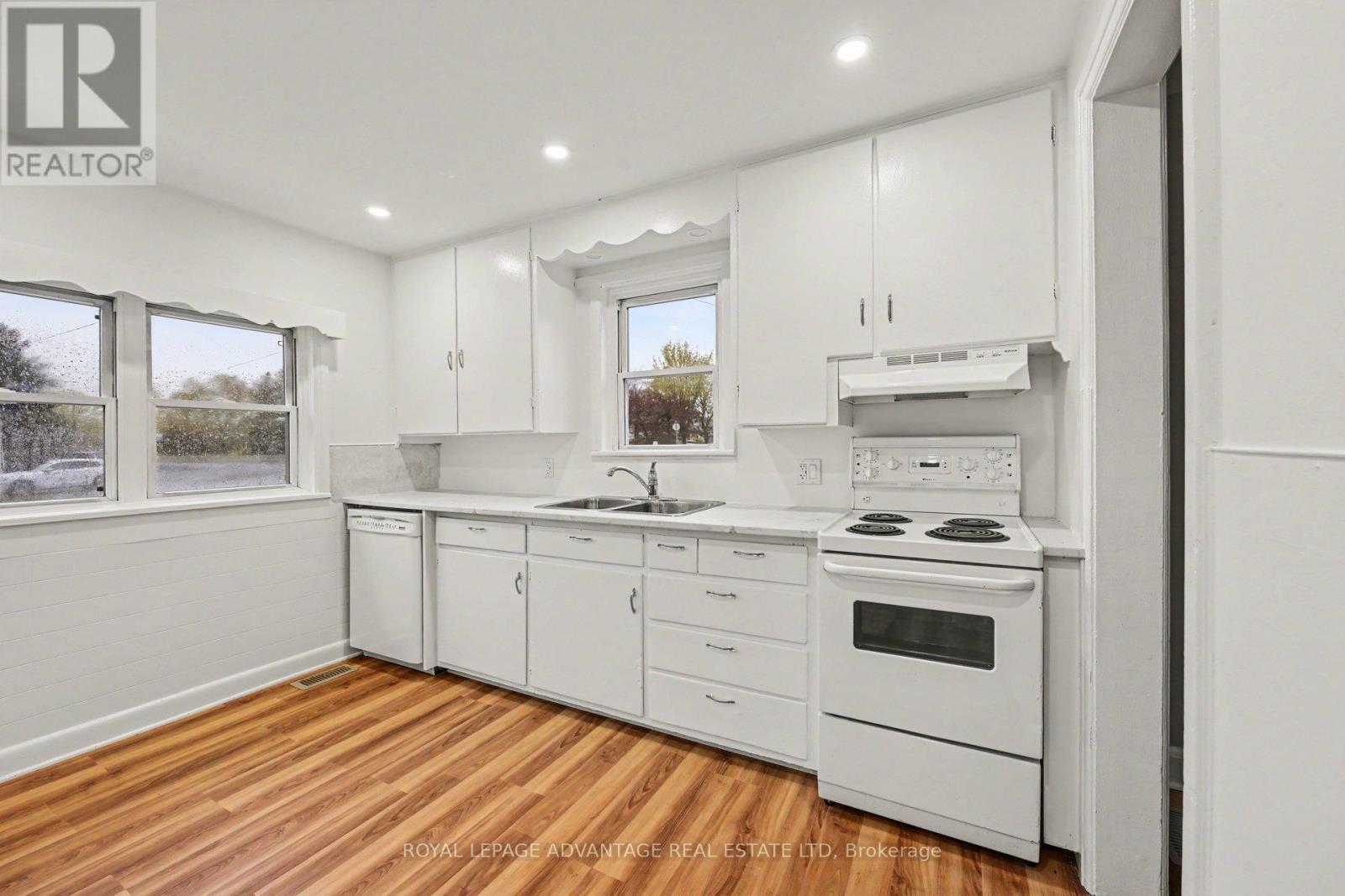 3004 RIDEAU FERRY ROAD - 9