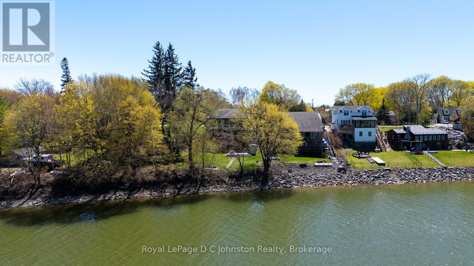 290 SAUGEEN STREET - 6