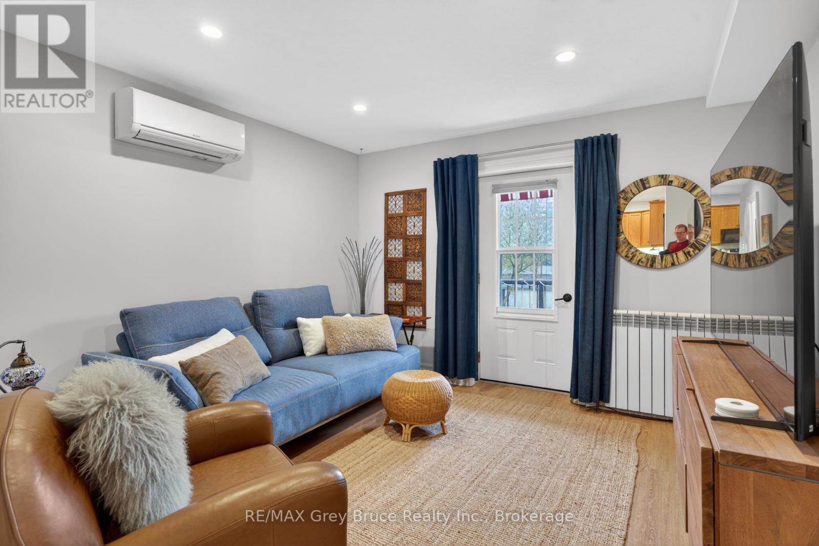 UNIT 6 - 355 PRINCESS STREET - 16