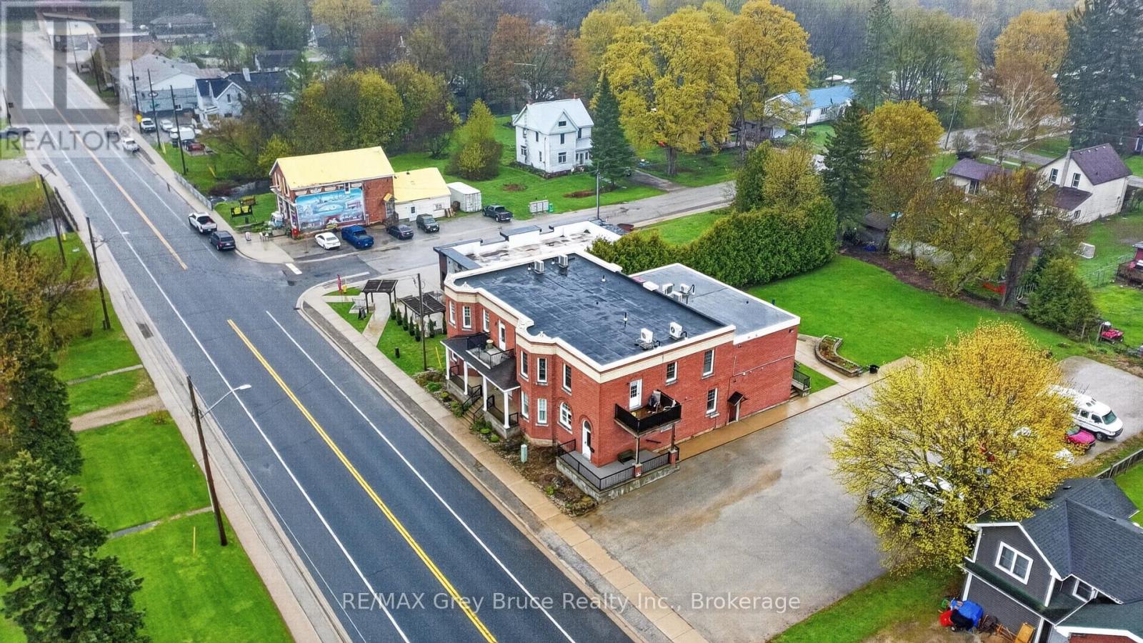 UNIT 6 - 355 PRINCESS STREET - 3