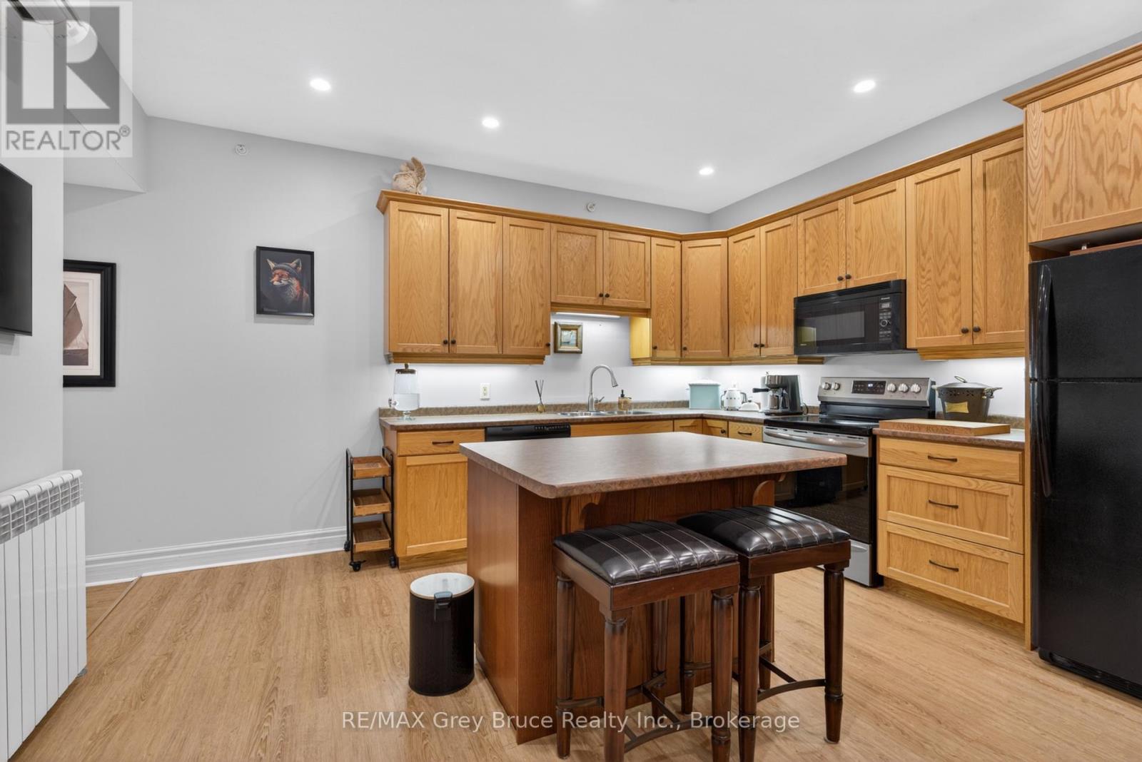 UNIT 6 - 355 PRINCESS STREET - 6