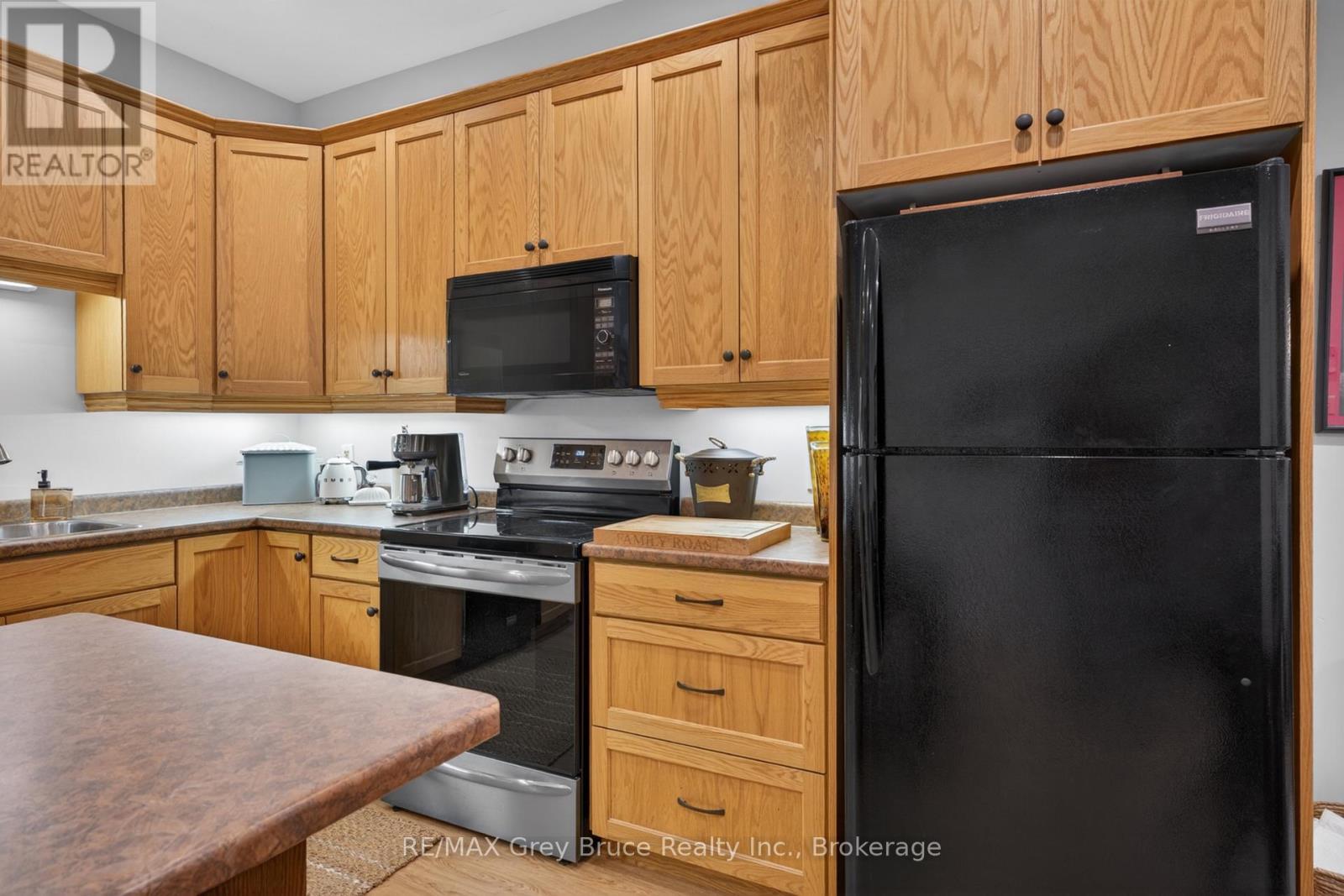 UNIT 6 - 355 PRINCESS STREET - 7