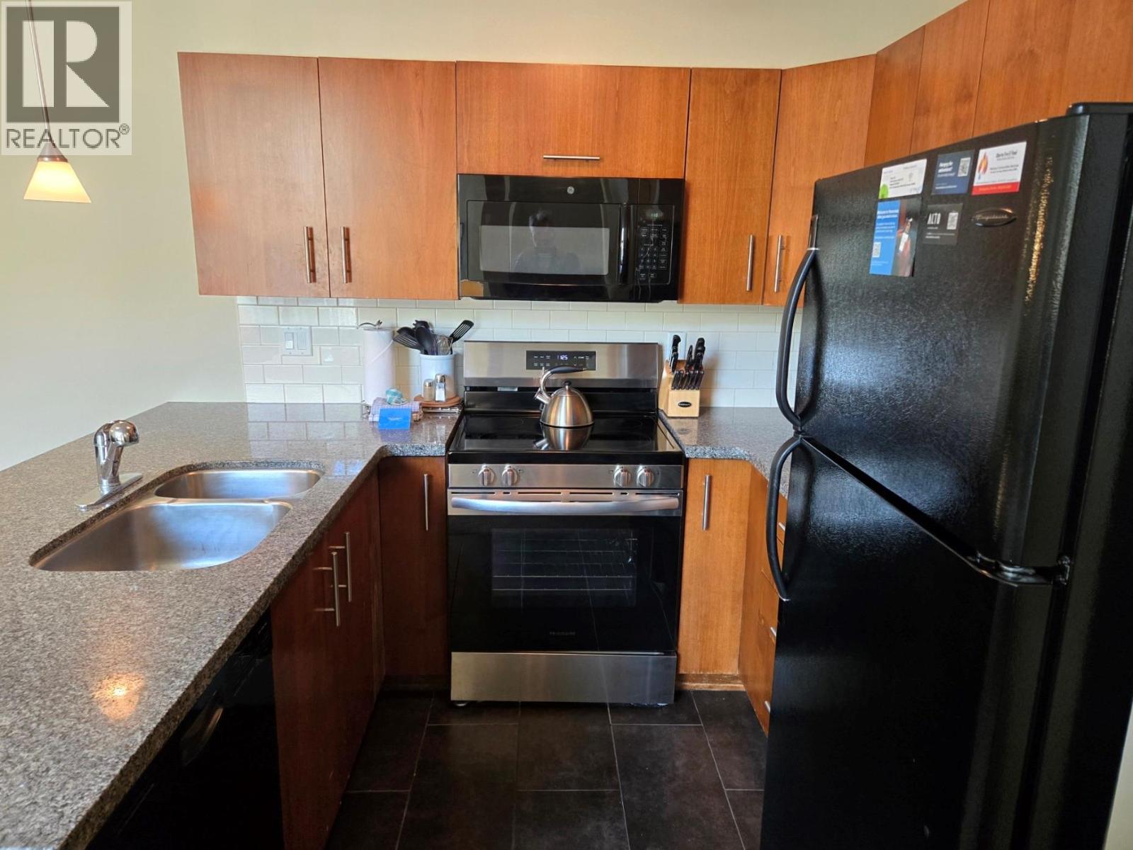#223 B 2049 SUMMIT Drive - 9