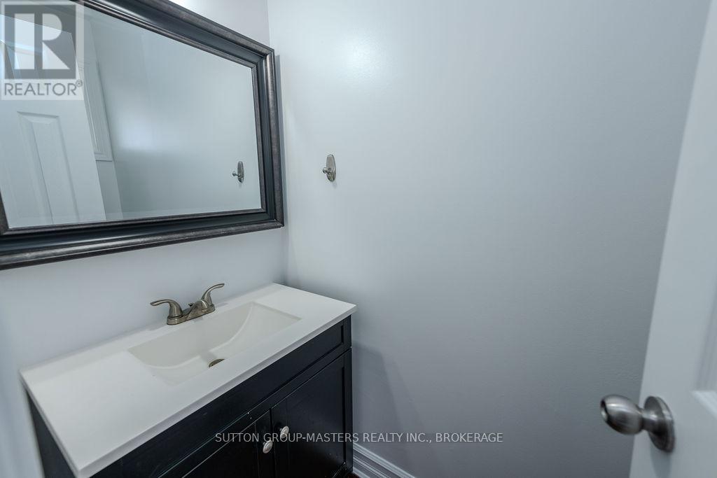 #2 23 ADDINGTON STREET - 13