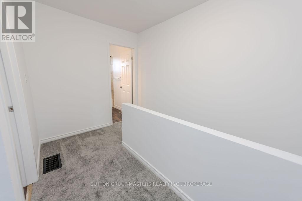 #2 23 ADDINGTON STREET - 17