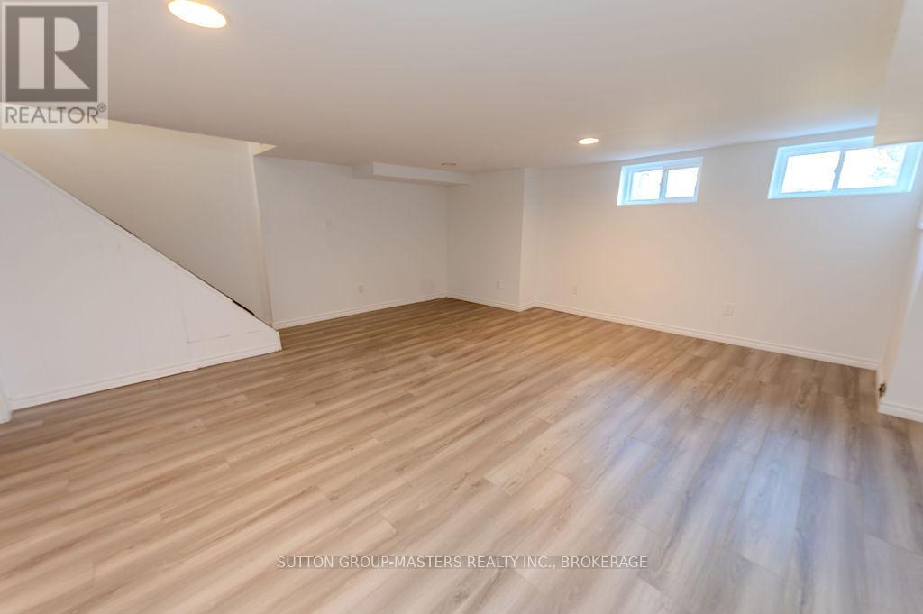#2 23 ADDINGTON STREET - 27