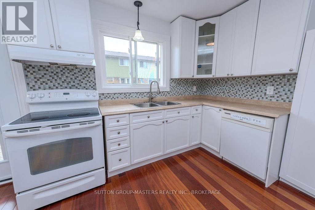 #2 23 ADDINGTON STREET - 6