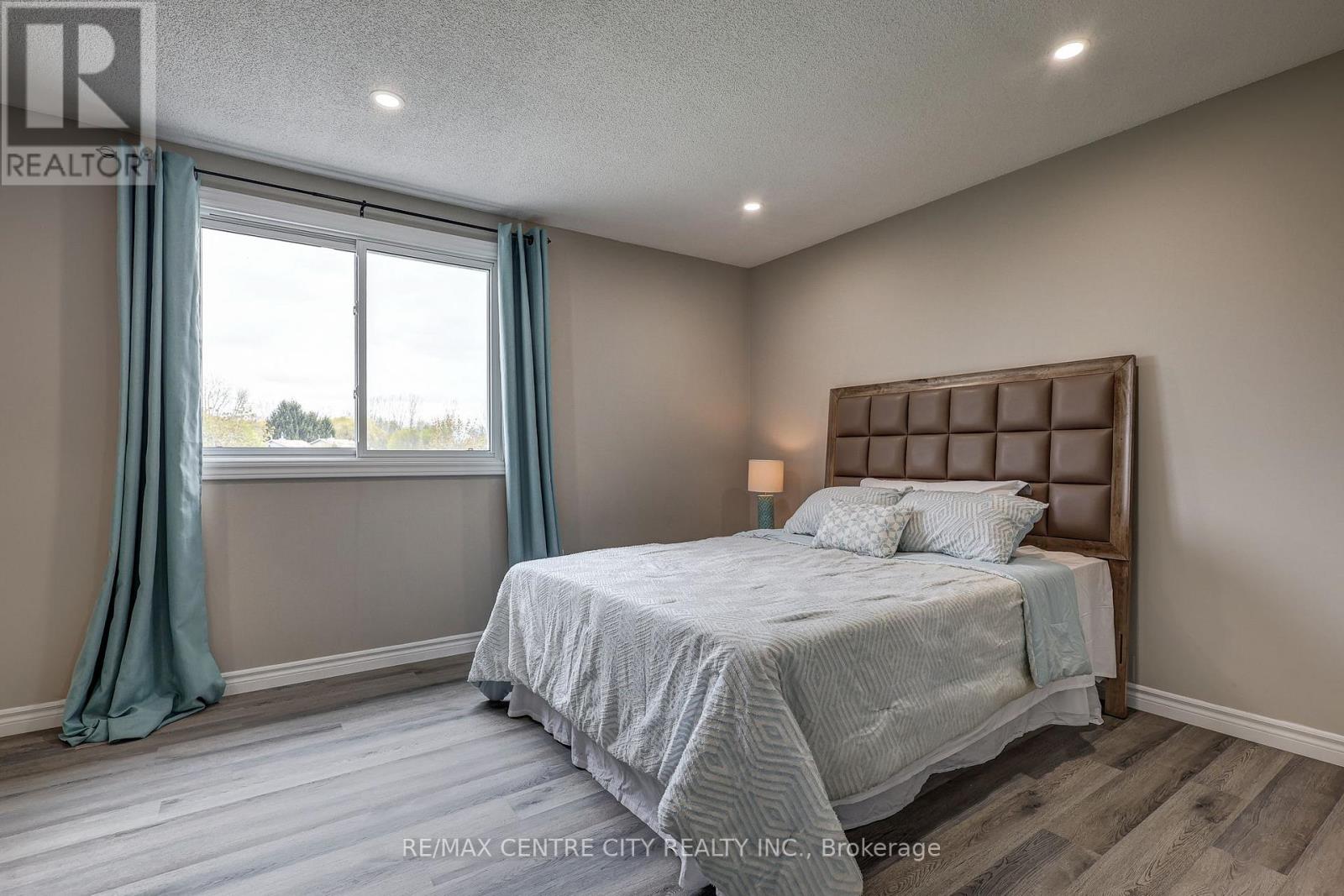 #31 301 CARLOW ROAD - 12