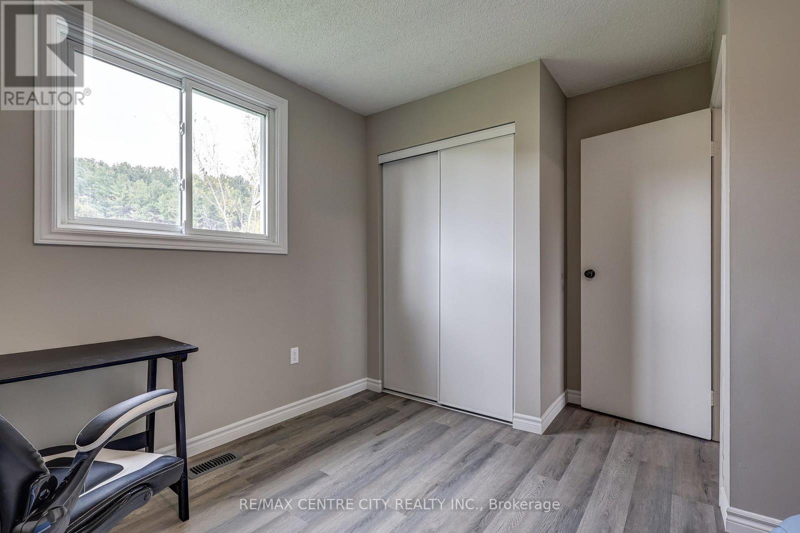 #31 301 CARLOW ROAD - 17