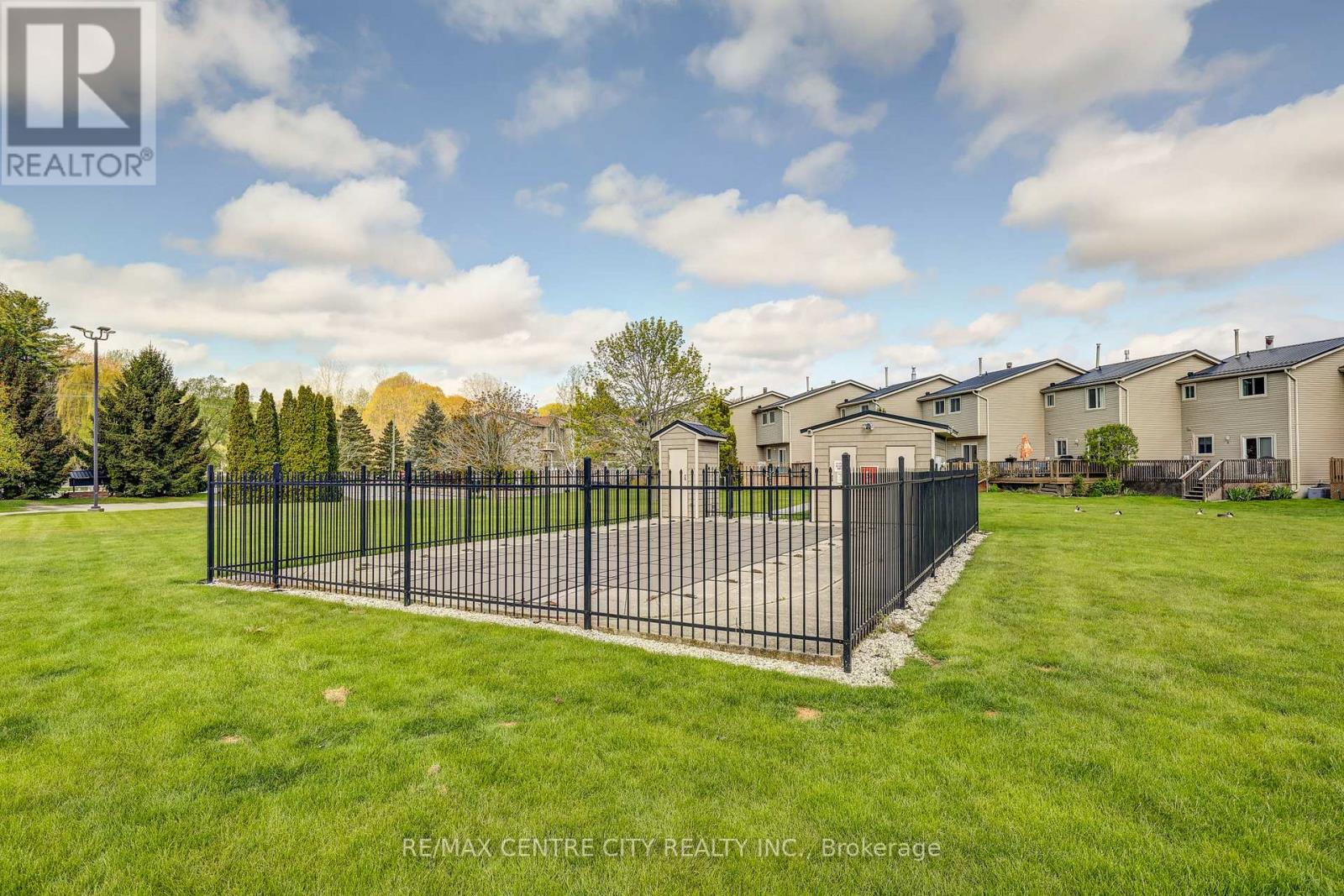 #31 301 CARLOW ROAD - 28