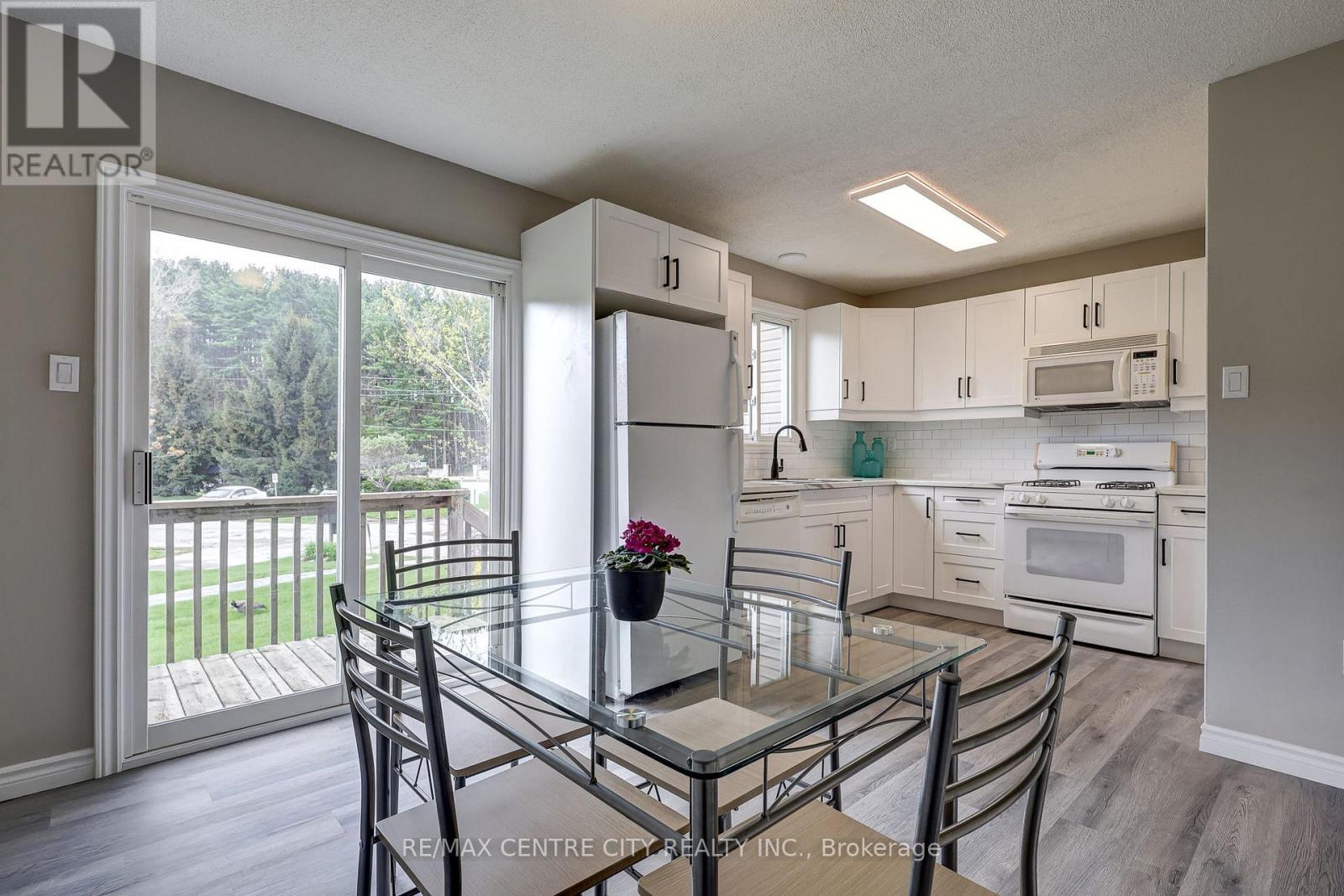 #31 301 CARLOW ROAD - 4