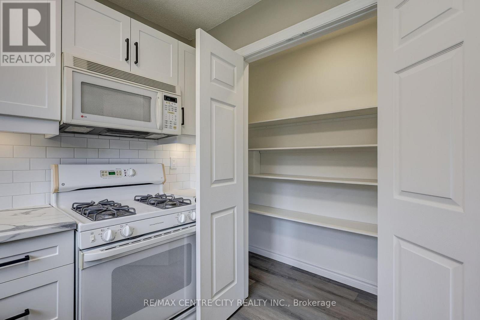 #31 301 CARLOW ROAD - 7