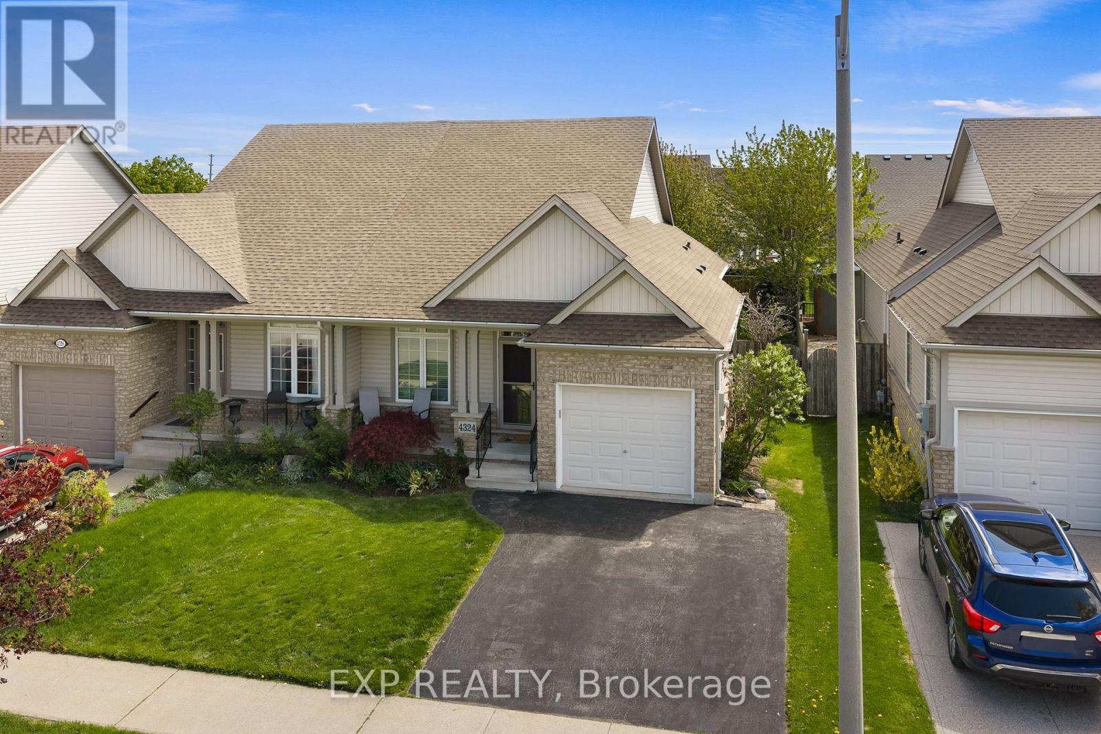 4324 BEVERLEY CRESCENT - 1