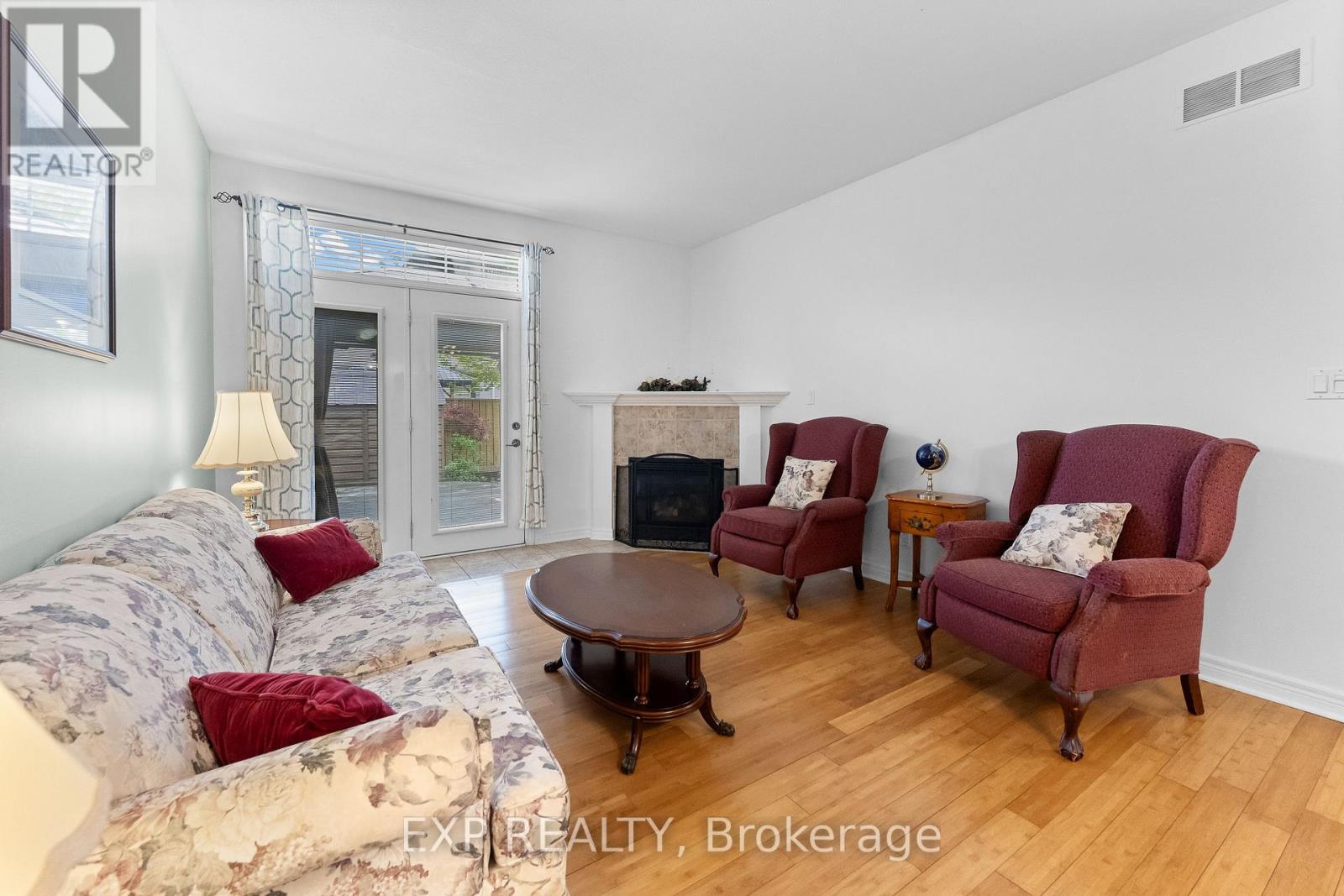4324 BEVERLEY CRESCENT - 21