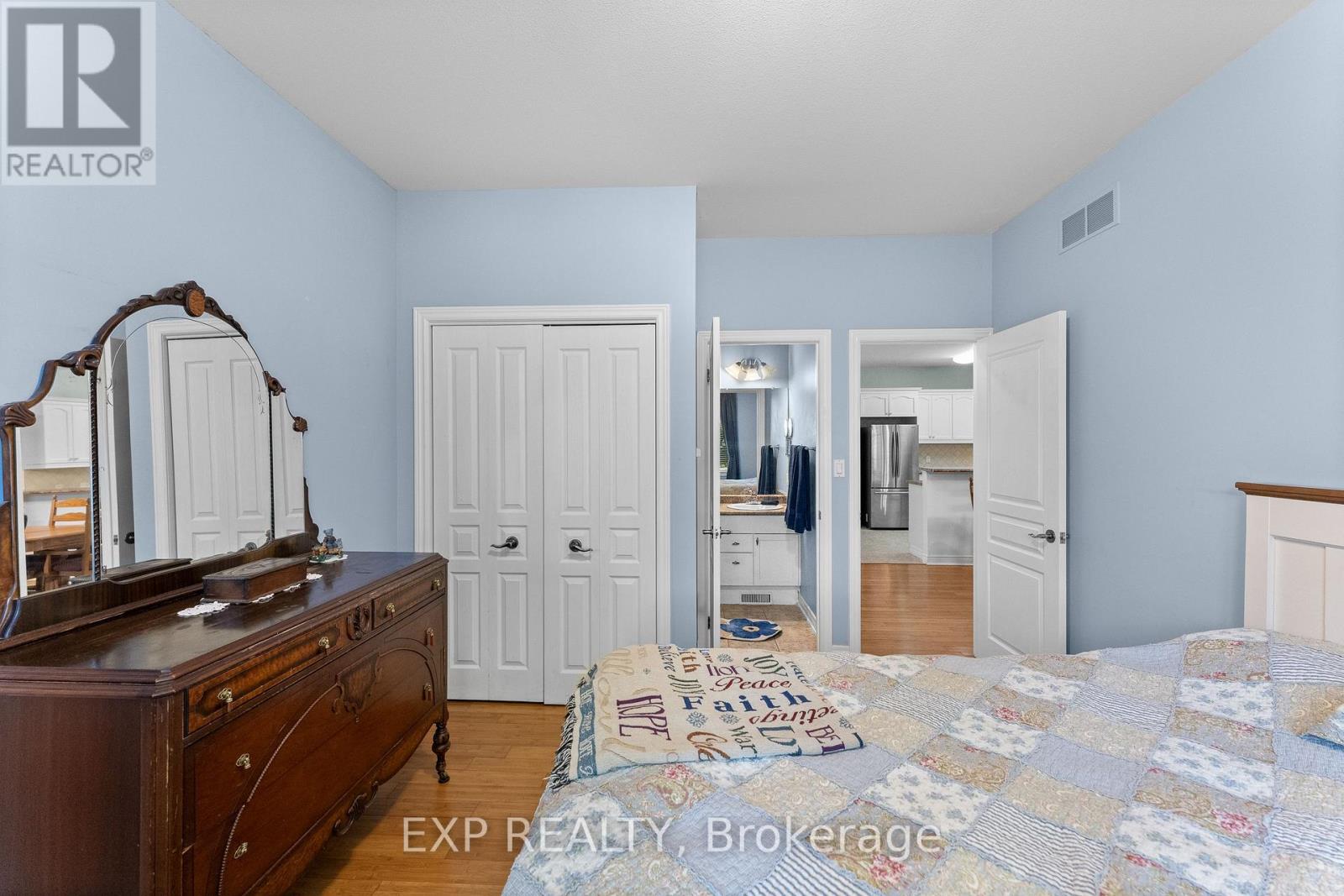 4324 BEVERLEY CRESCENT - 25