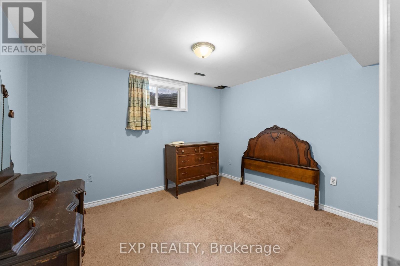 4324 BEVERLEY CRESCENT - 38