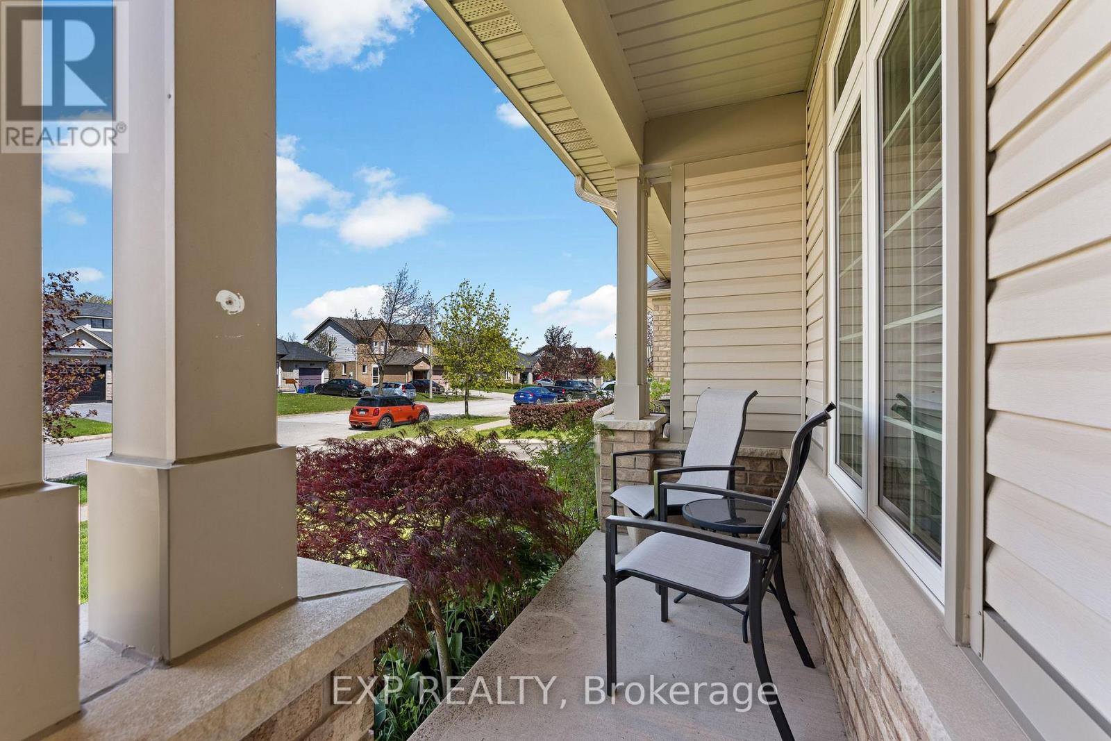 4324 BEVERLEY CRESCENT - 4