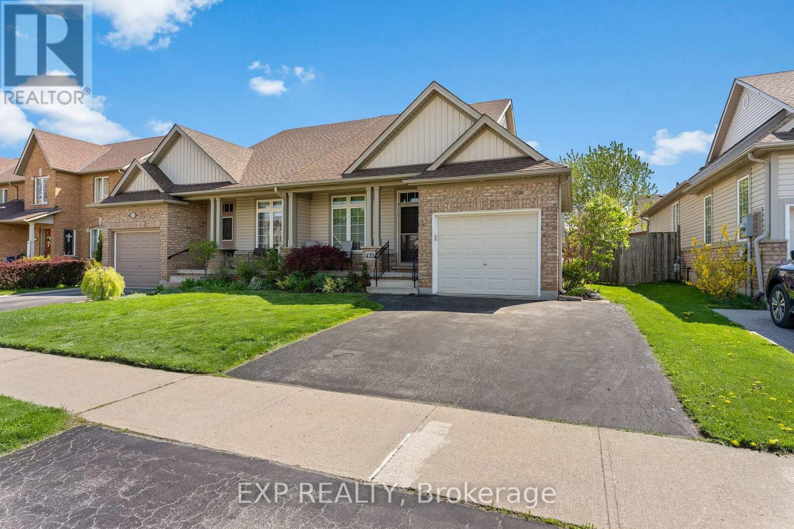 4324 BEVERLEY CRESCENT - 7