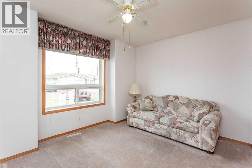 #10 5125 62 Street - 11