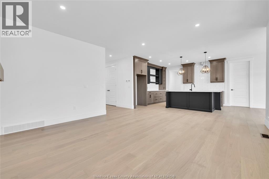 245 CHARLES - 17