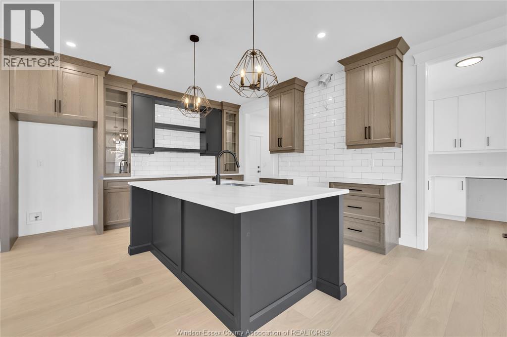 245 CHARLES - 6