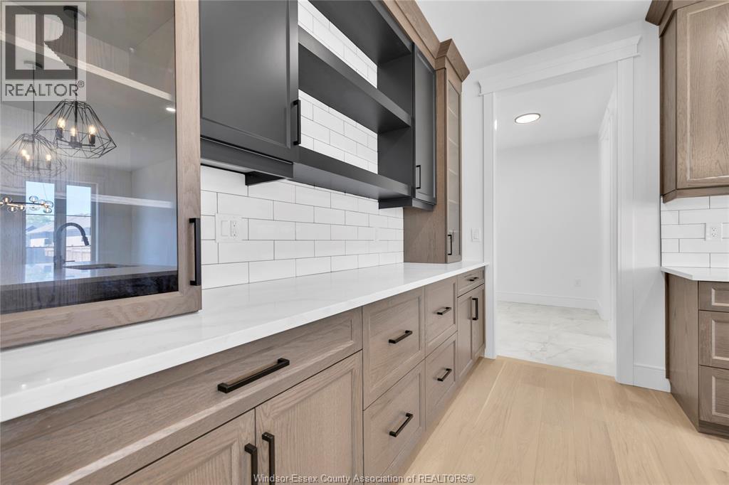 245 CHARLES - 9