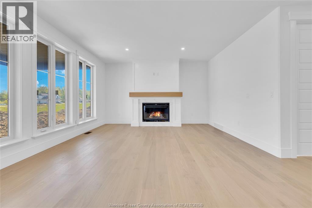 245 CHARLES - 18