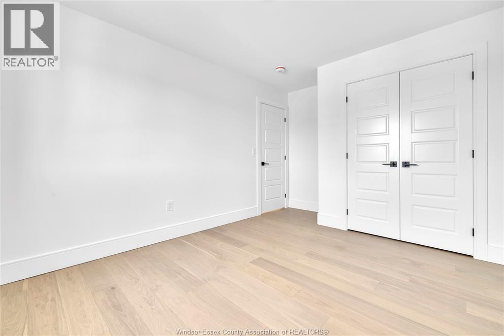245 CHARLES - 33