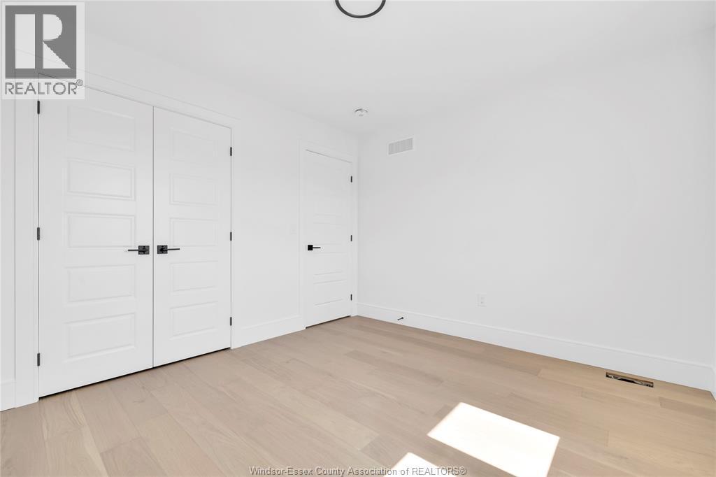 245 CHARLES - 29