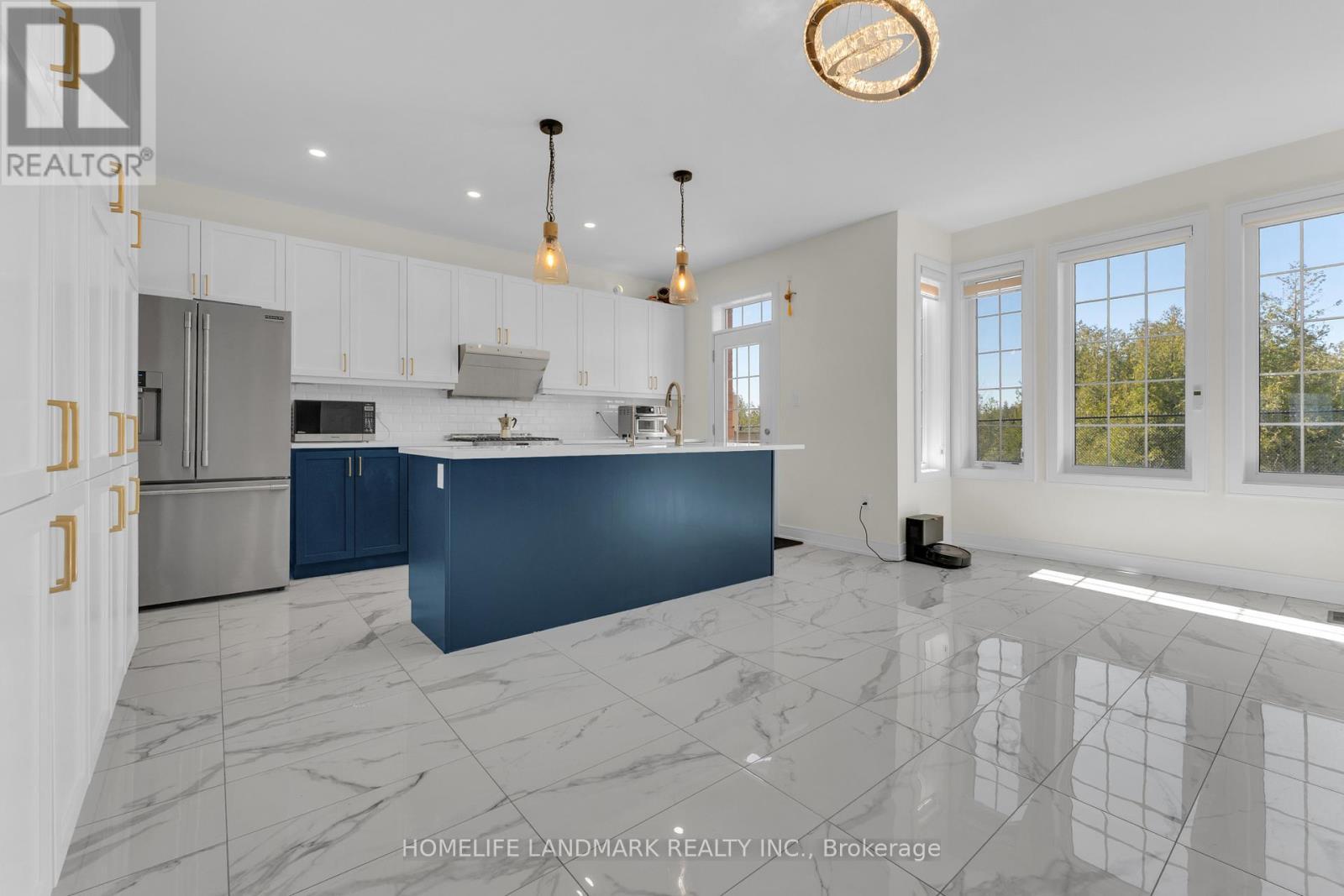 166 PETAL AVENUE - 12