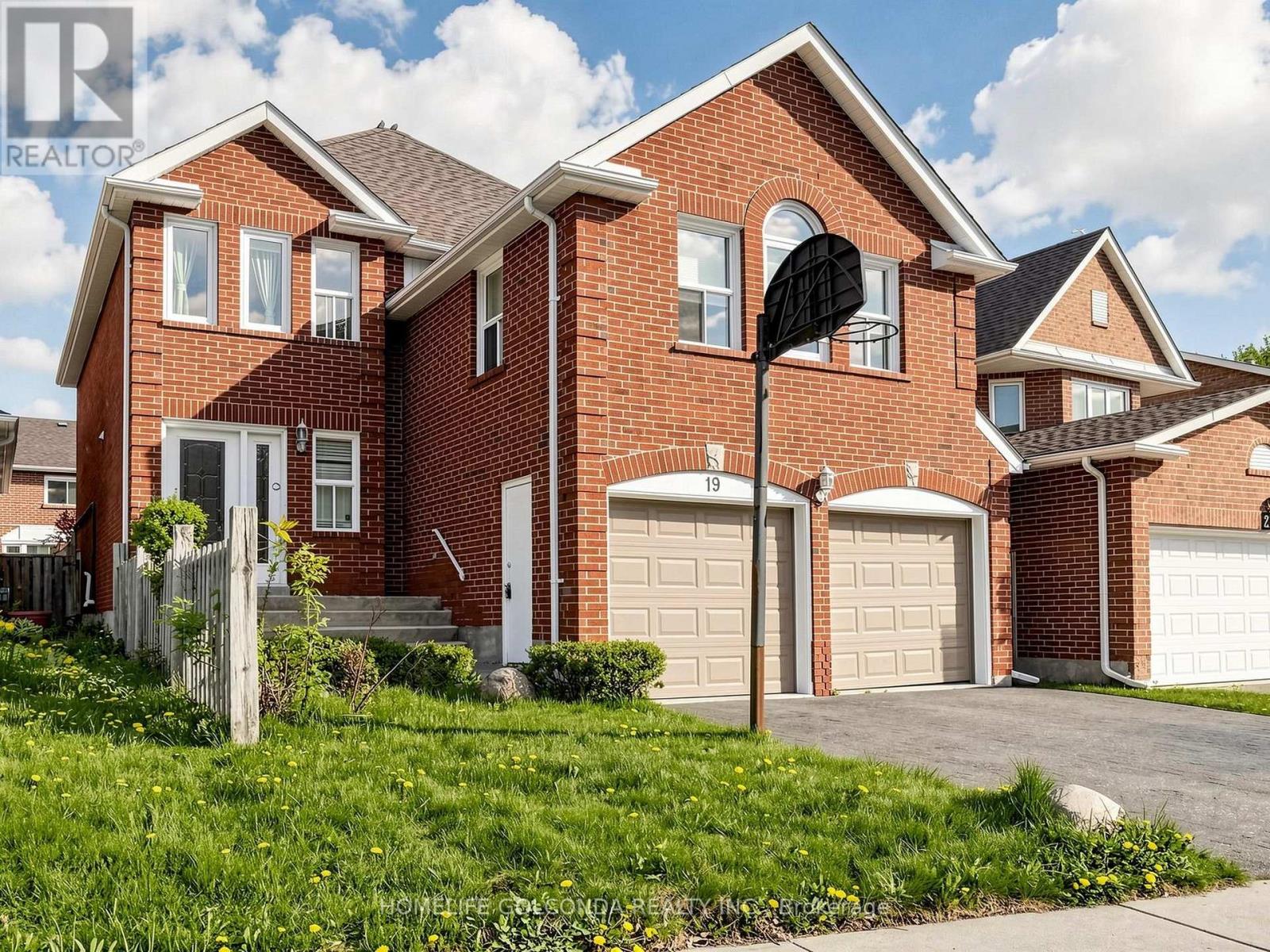 19 THORNBURY CIRCLE - 2