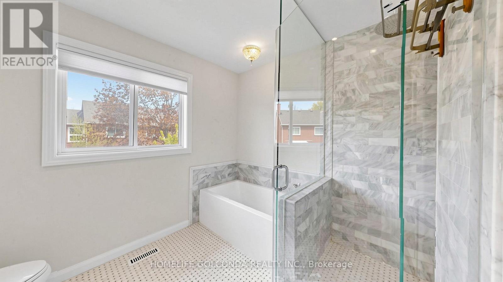 19 THORNBURY CIRCLE - 21