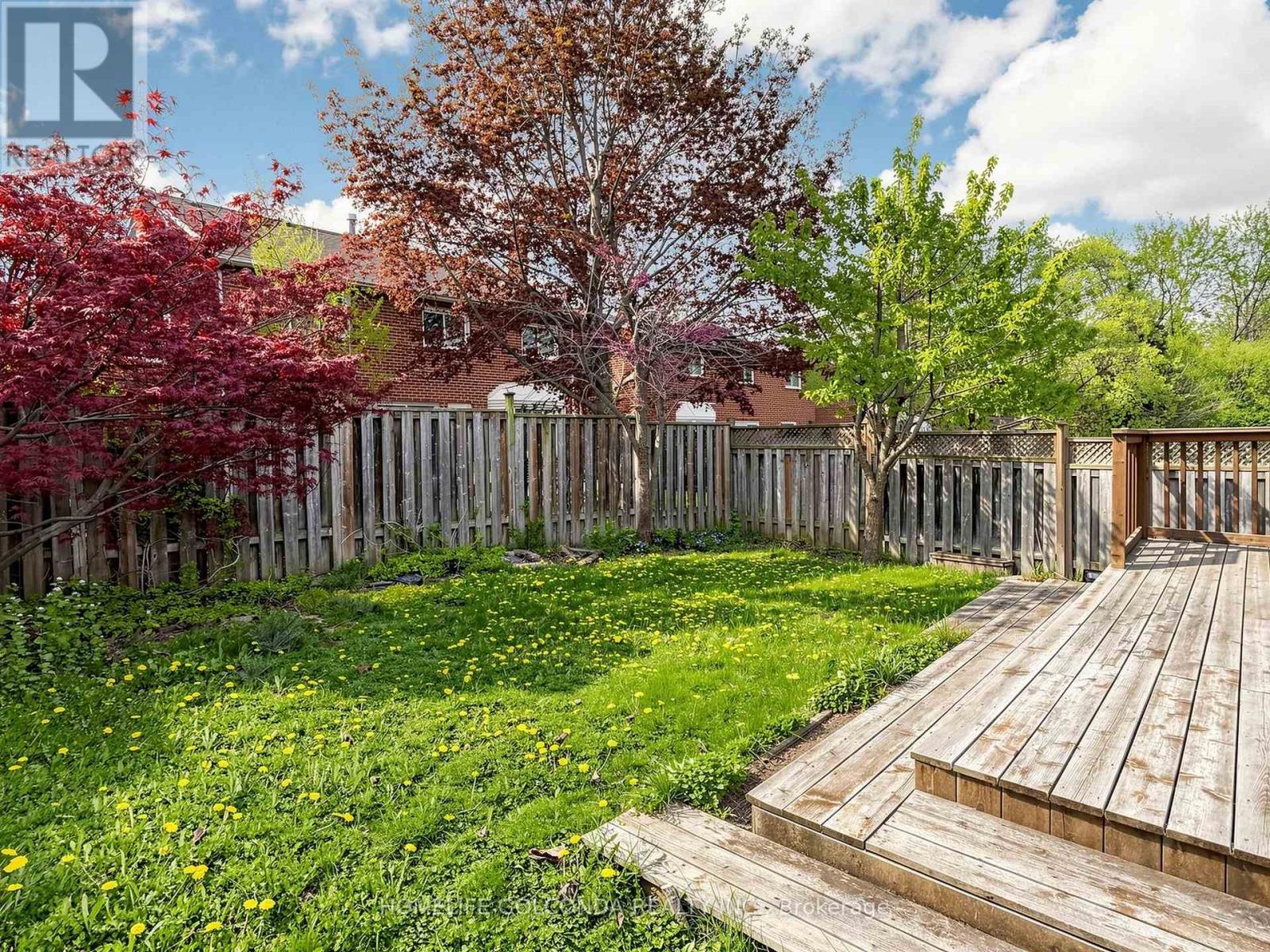19 THORNBURY CIRCLE - 39