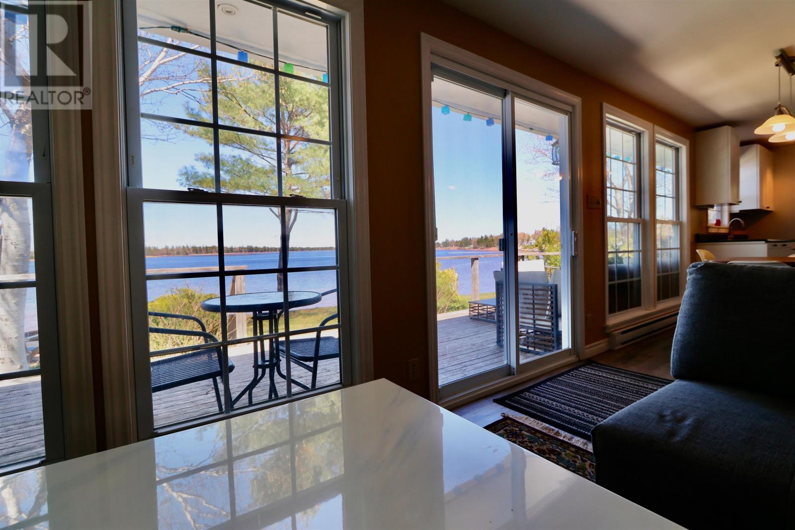 122 Spruce Way - 22
